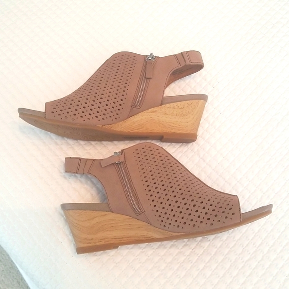 Comfortiva Wedge Sandals, Size 11m - Picture 3 of 5